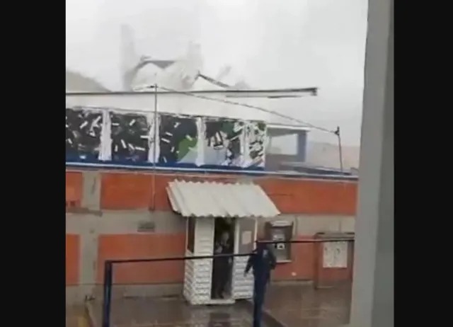 Ráfagas de viento hizo volar techos de casas y de un colegio en Bogotá