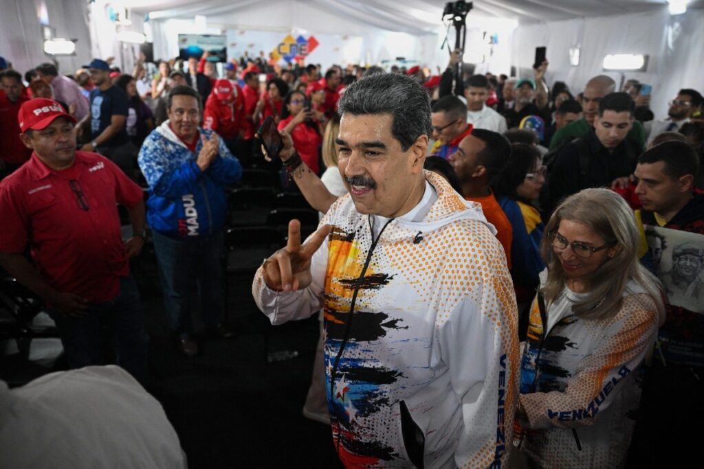 China respalda elecciones en Venezuela y critica «interferencia externa» de EU