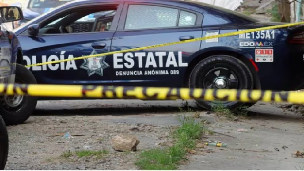 Hallan seis cuerpos con heridas de bala en carretera del Edomex
