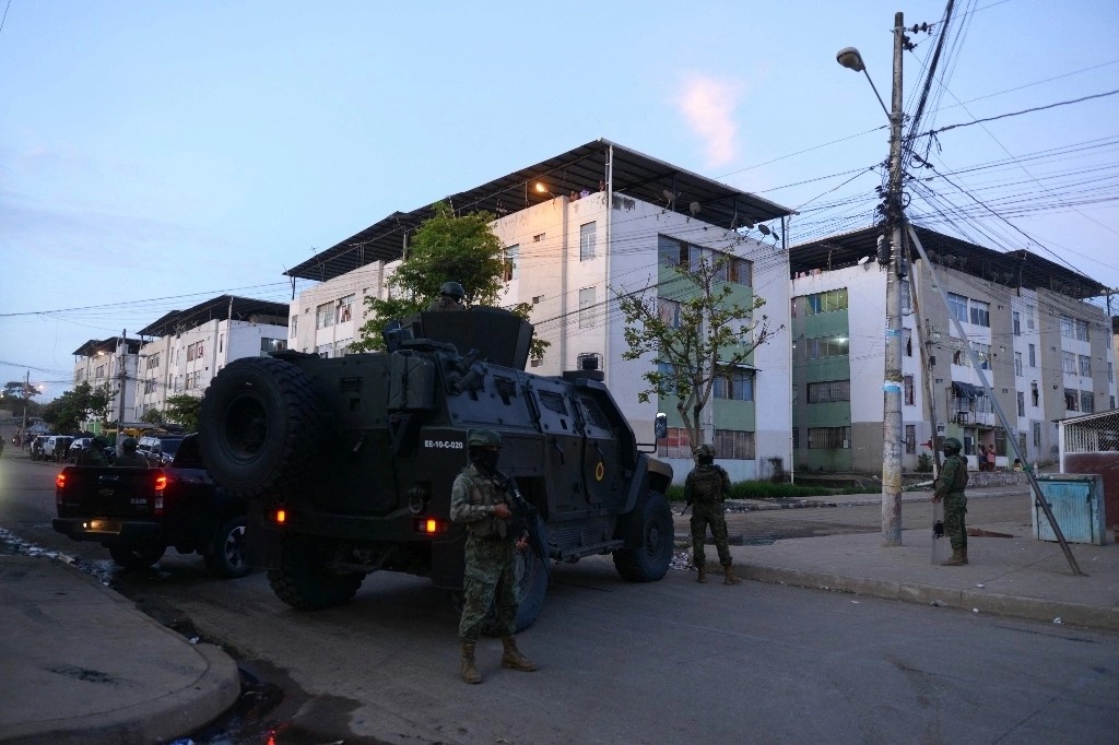 Secuestran a 11 personas y asesinan a 5 de ellas en Ecuador