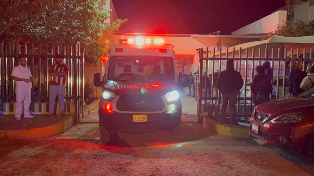 Discusión entre vecinos por un cristal roto provoca una riña; hubo 2 heridos a balazos