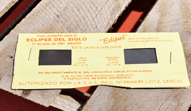 Abuelito guardó sus lentes de 1991 para ver el Eclipse Solar de 2024