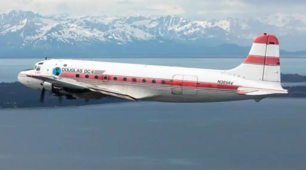 Avión se estrella en río de Alaska con dos pasajeros a bordo