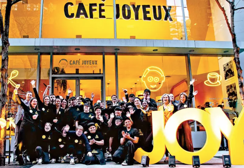 La cafetería de la alegría acoge a todos con los brazos abiertos