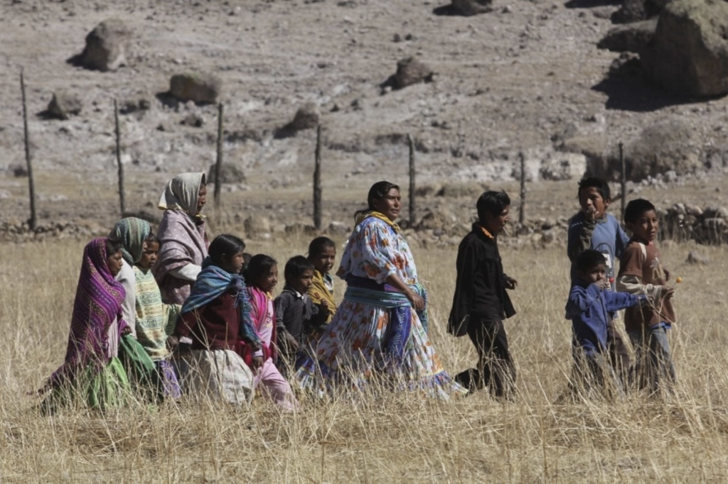 Tras un histórico fallo judicial, los Rarámuris de la Sierra Tarahumara están un paso más cerca de volver a su hogar