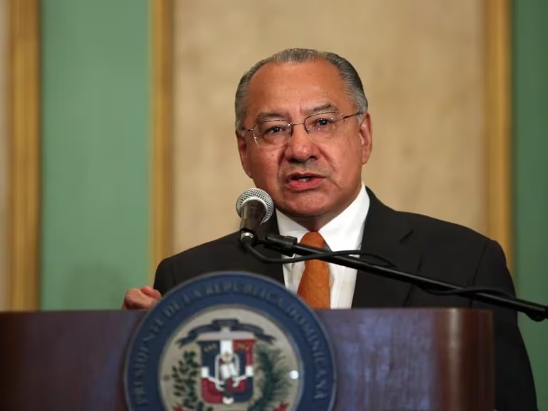 Cuba denuncia subversión de EU y silencia condena a Rocha por espiar para La Habana