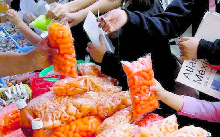 El 98% de escuelas en México promueven obesidad y diabetes en menores: ONGs