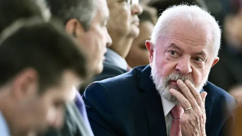Multan a Lula da Silva con 800 mil pesos por video contra Bolsonaro