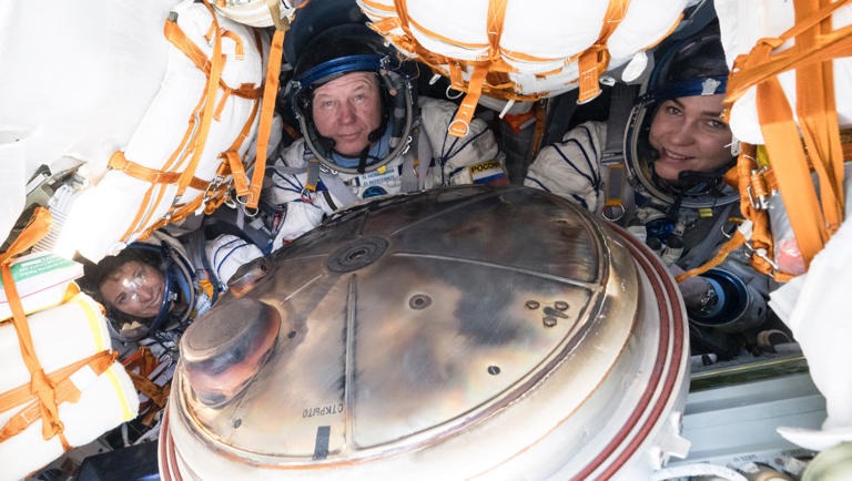 Cápsula espacial rusa con dos mujeres y un hombre a bordo aterrizó en Kazajistán