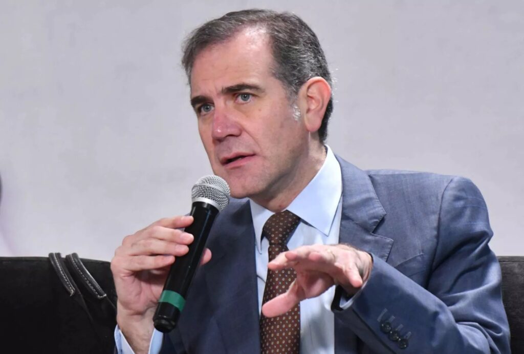 Lorenzo Córdova niega irregularidades durante su gestión en el INE