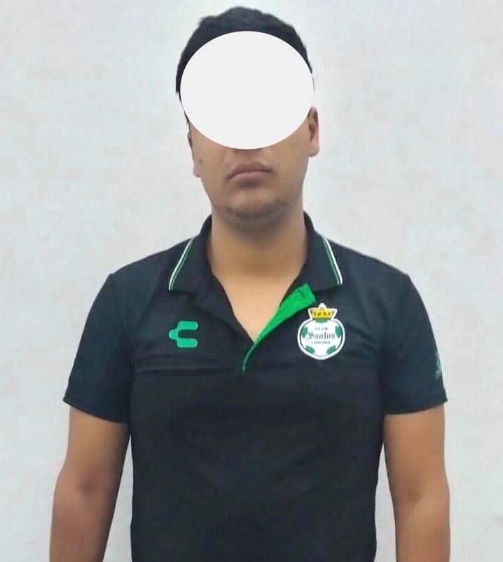 Manejaba auto robado por la supercarretera a Mazatlán