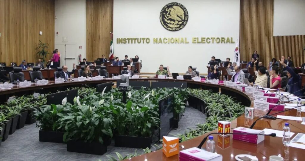 Connacionales en el extranjero podrán votar con su credencial en México o sedes consulares, aclara INE