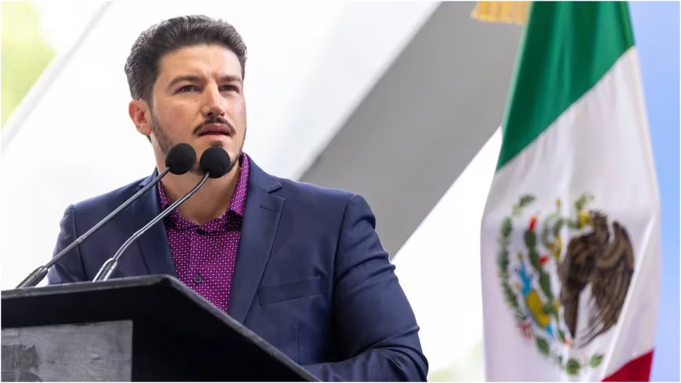 Samuel García es acusado de retener salarios a funcionarios públicos
