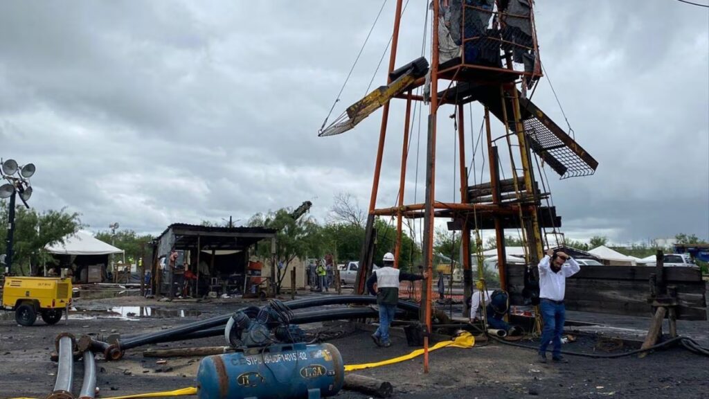 Identifican restos de 4 mineros atrapados en la mina El Pinabete