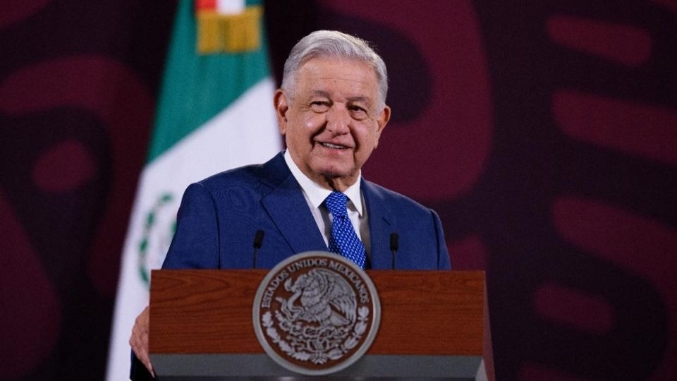 AMLO se reúne con la embajadora Raquel Serur tras asalto a embajada de México en Ecuador