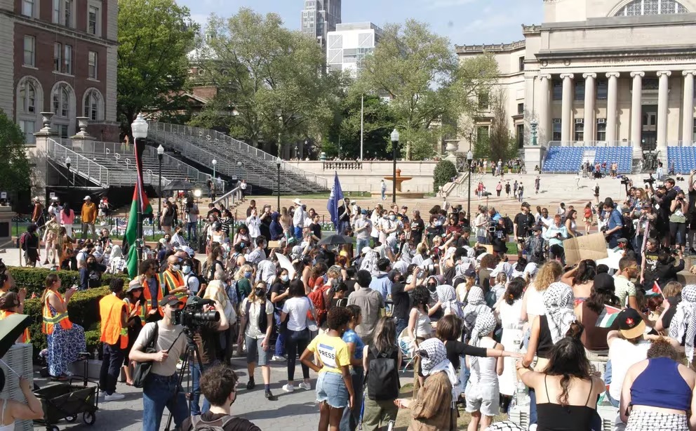 Universidad de Columbia suspende a estudiantes por protestas propalestinas