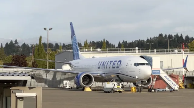 Avión realiza aterrizaje de emergencia en Japón tras anomalías en un ala