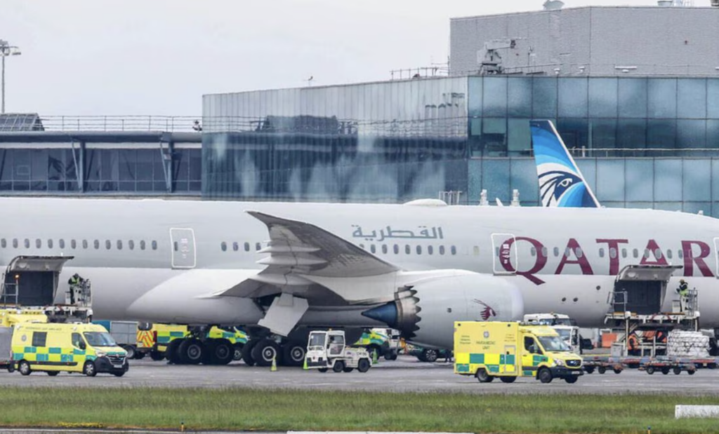 Emergencia aérea: 12 heridos tras turbulencias en vuelo de Qatar Airways de Doha a Dublín
