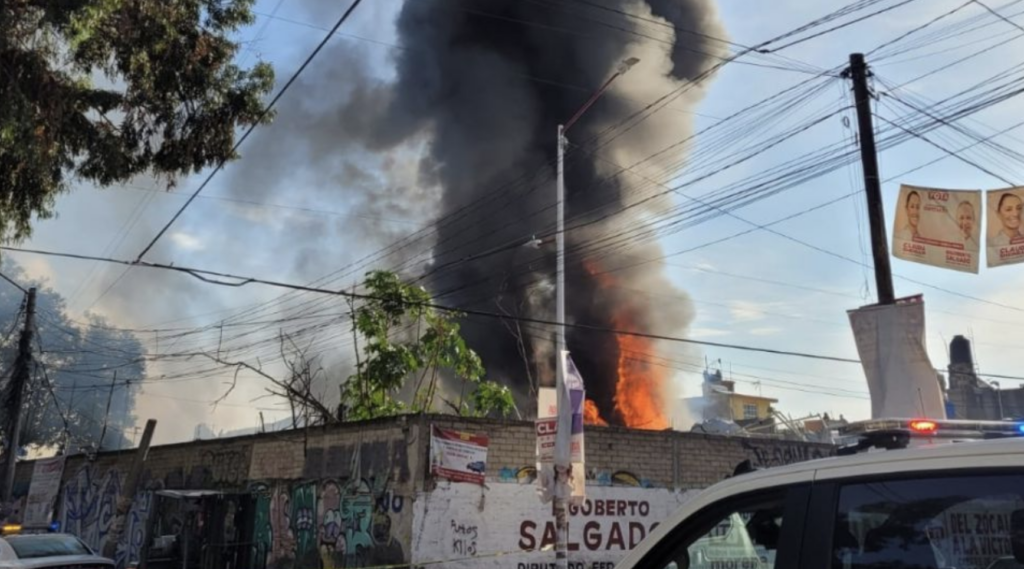 Incendio en Tláhuac: Vecinos evacuados mientras autoridades trabajan para contener las llamas