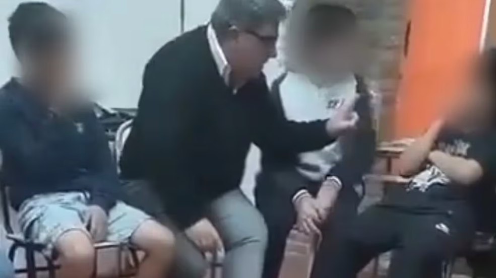 Despiden a un docente por maltratar a sus alumnos