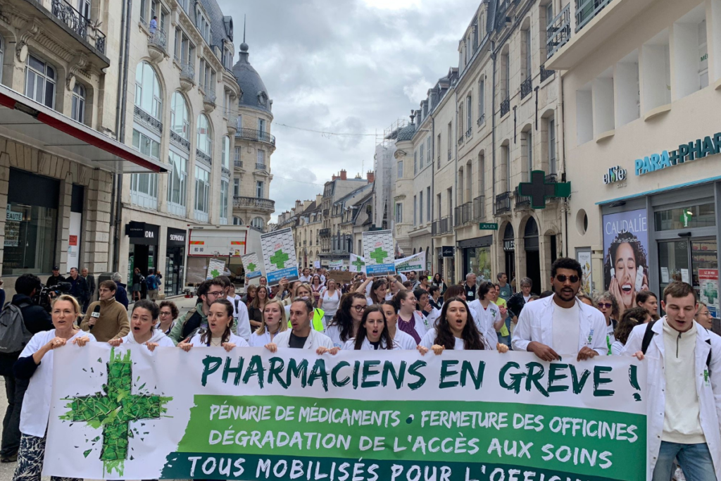 Francia vive su primera huelga de farmacias en 10 años por escases de medicamento