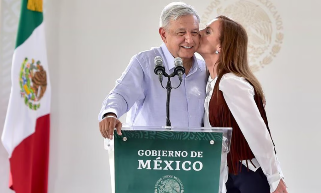 AMLO rechaza que se vaya a divorciar de Beatriz Gutiérrez Müller: “Vamos a seguir juntos”