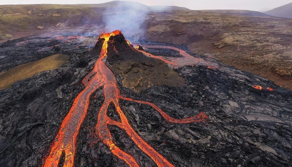 Autoridades dan por terminada erupción volcánica en Islandia