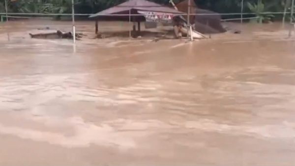 Tormentas torrenciales causan la muerte de 15 personas en Indonesia