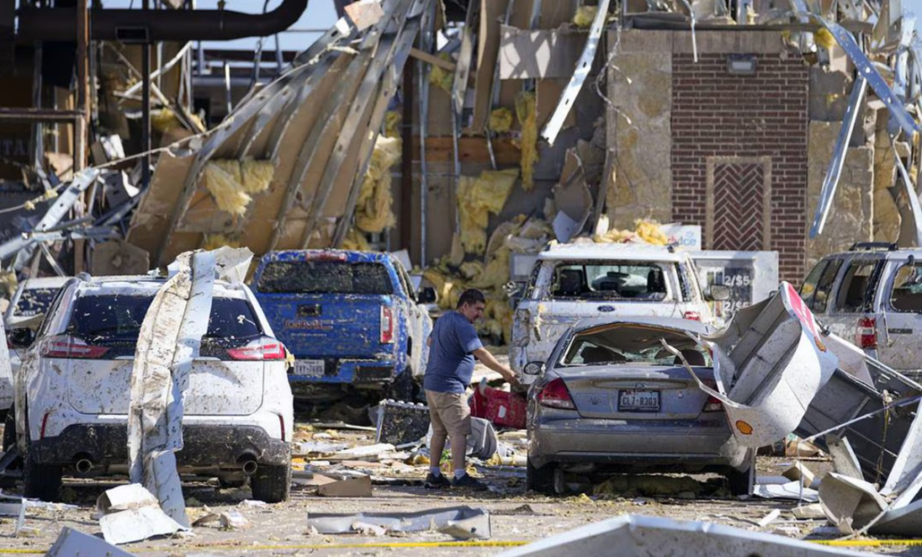 Tormentas y tornados causan la muerte de al menos 19 personas en el sur de Estados Unidos