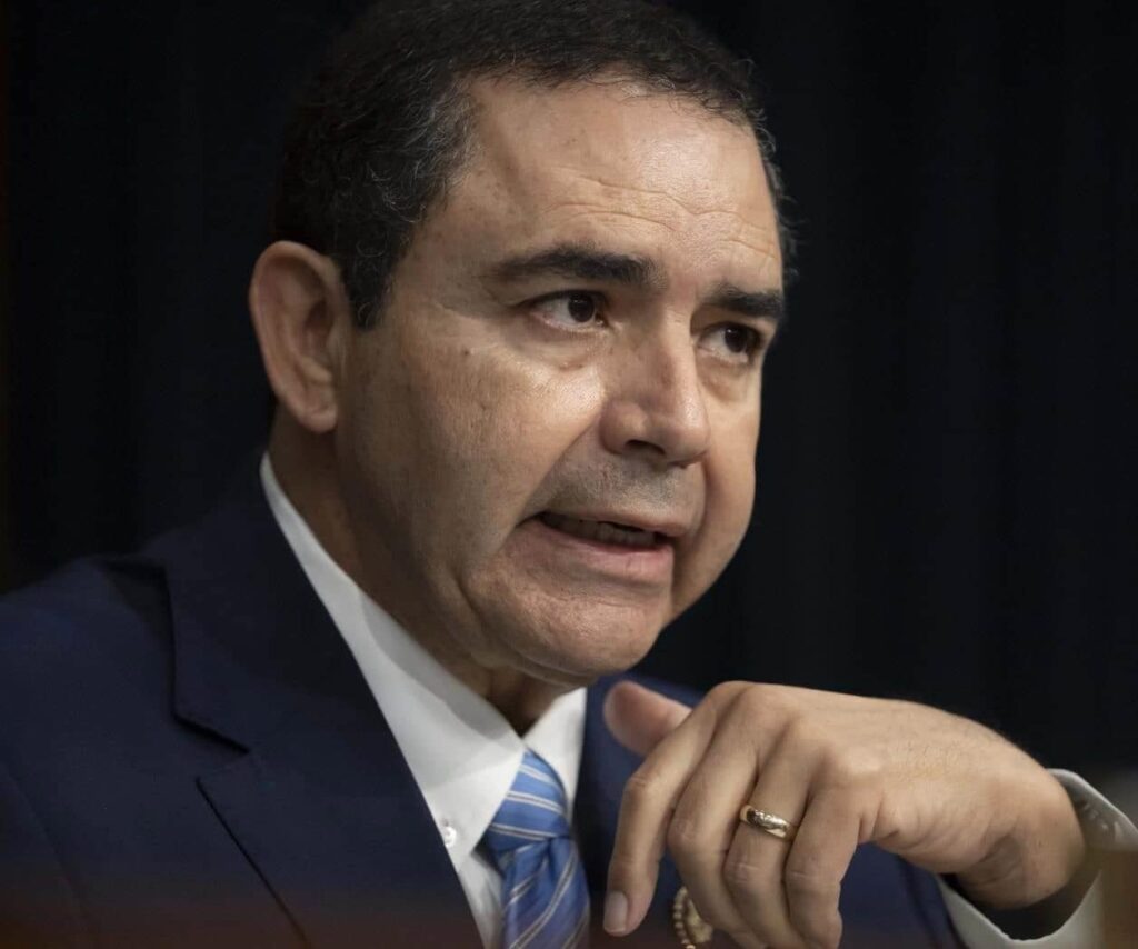 Detienen a representante de Texas, Henry Cuéllar