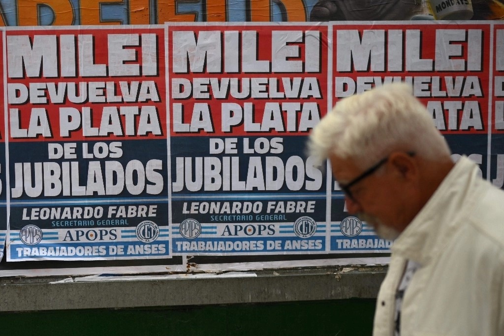 Sindicatos protestan contra reforma laboral de Milei