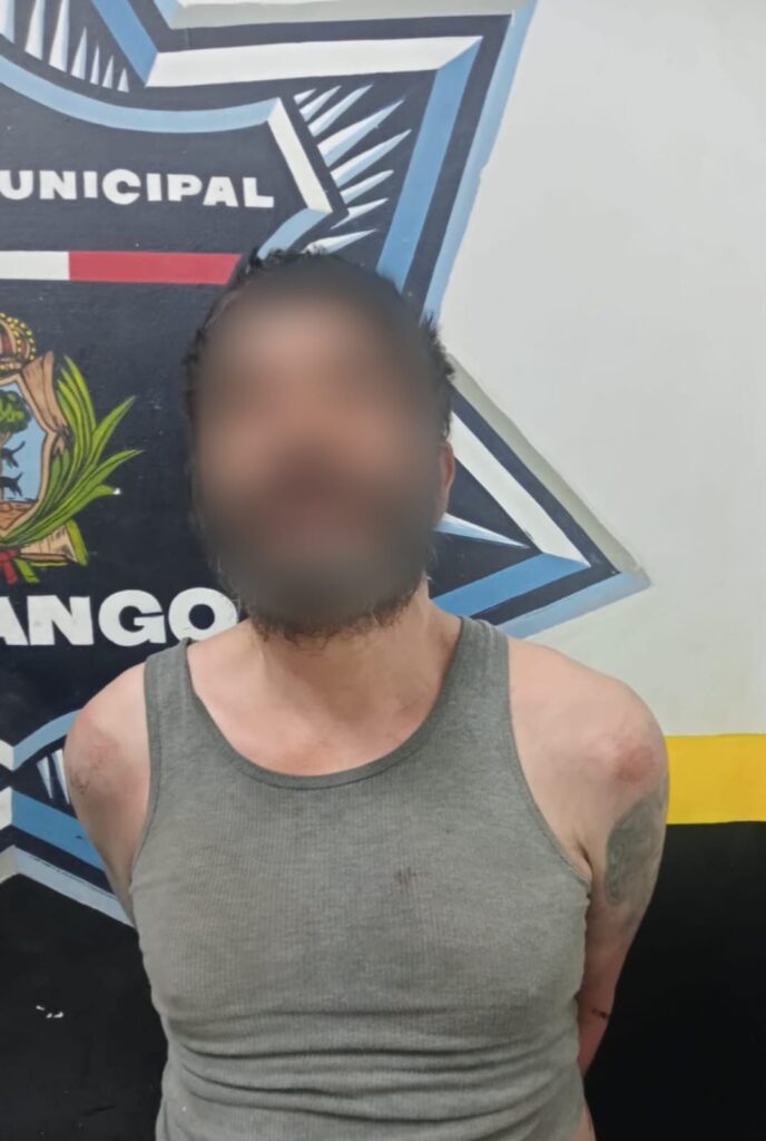 Lesionó a mujer policía y le dañó su radio