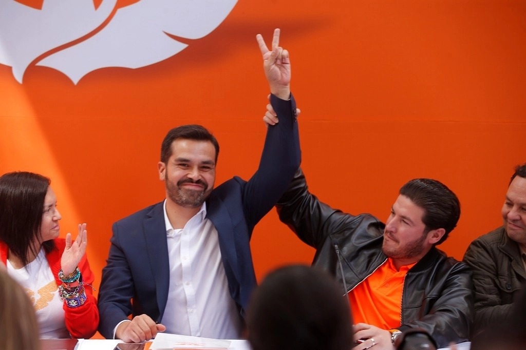 Samuel García da millonada a publicista de Máynez