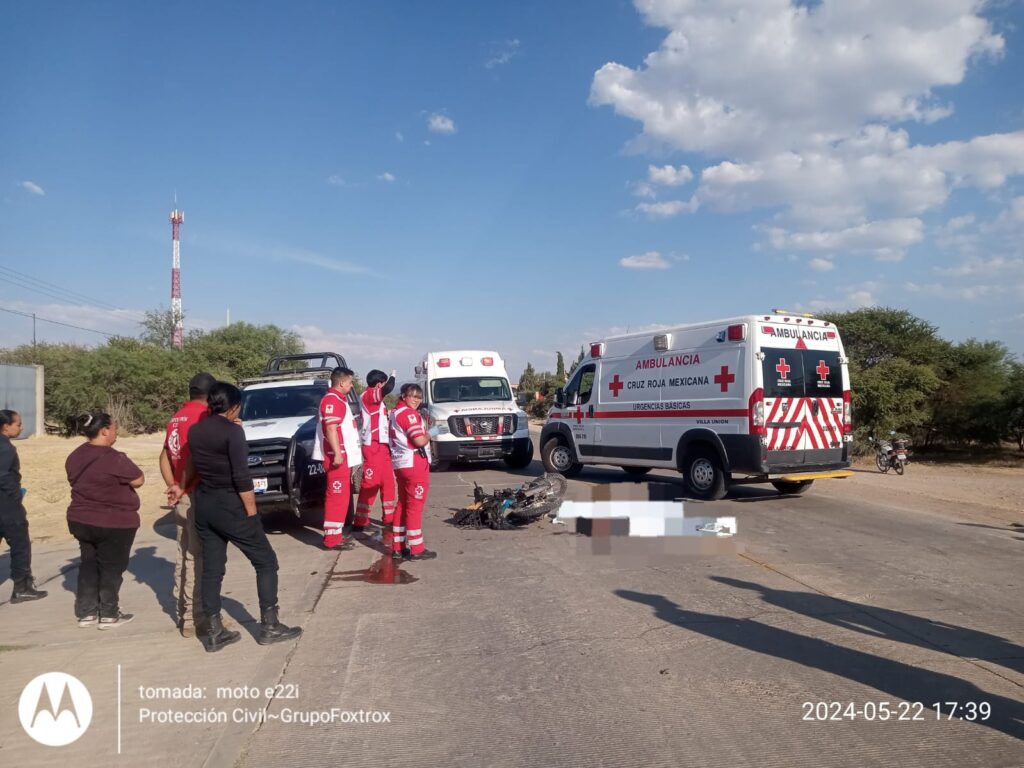 Motociclista arrollado y muerto por vehículo fantasma (imágenes)