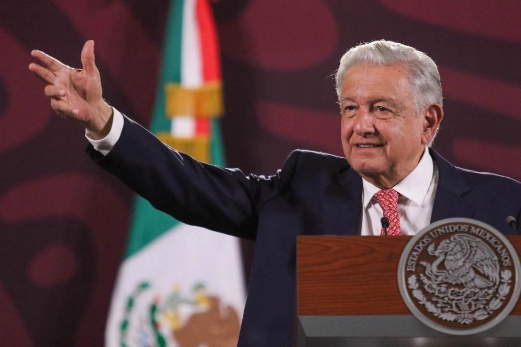 AMLO recomienda relajarse y disfrutar la final de futbol entre América y Cruz Azul