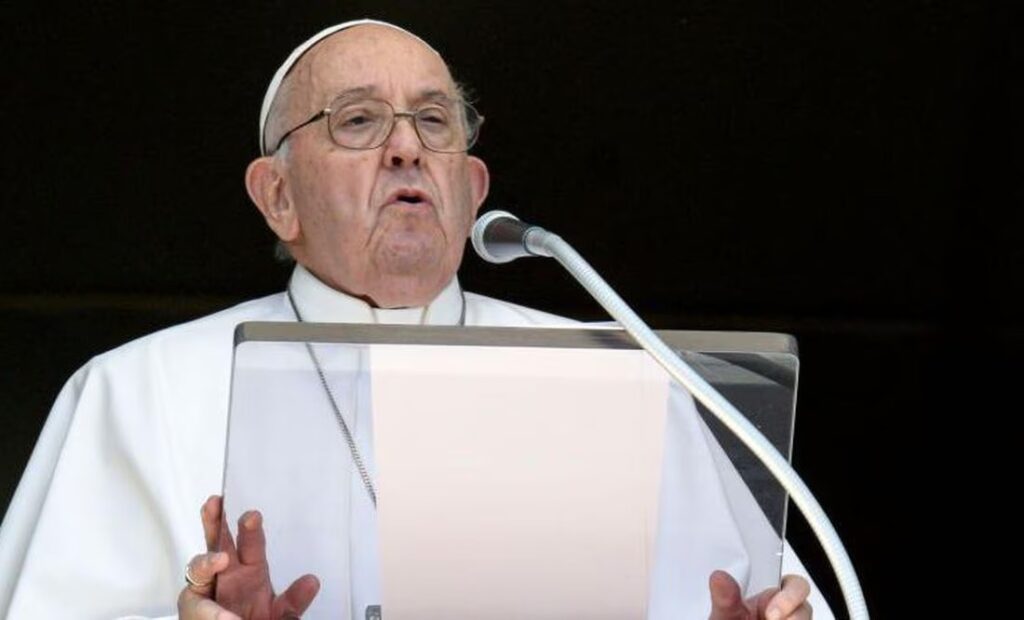 Papa Francisco dice que ya hay mucha «mariconería» en los seminarios