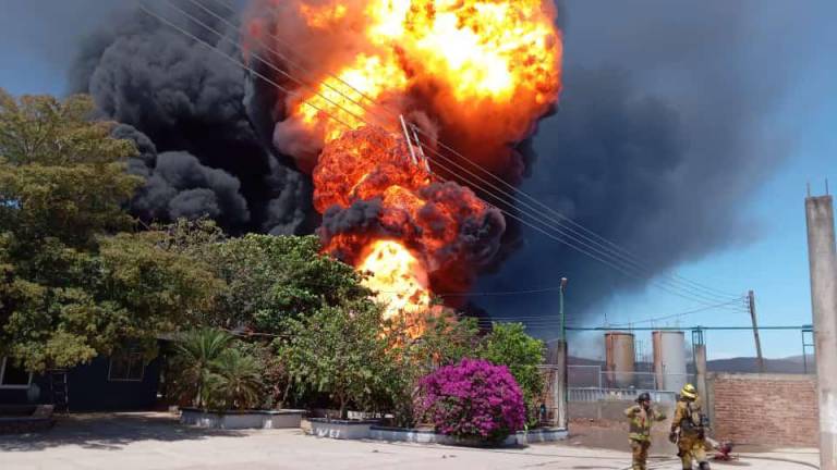 Caos en Culiacán: Se incendian cuatro pipas al sur de la ciudad