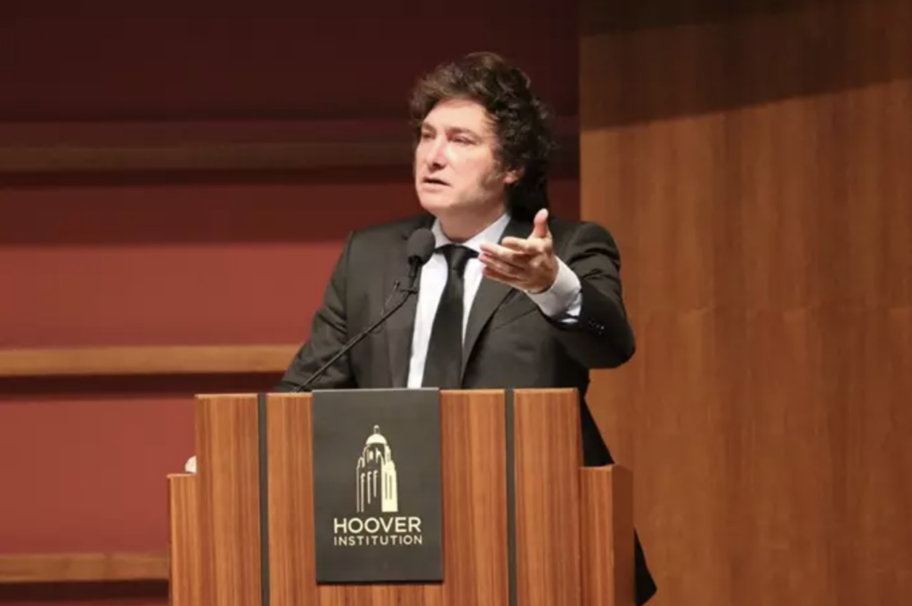 A seis meses en el cargo, la desaprobación del presidente Milei alcanza el 55,5% en Argentina