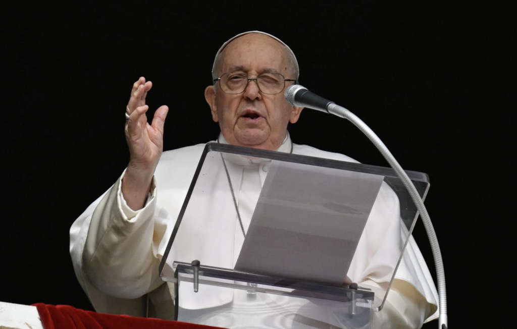 El Papa Francisco insta a la Iglesia a acoger a homosexuales pero con «precaución» en seminarios