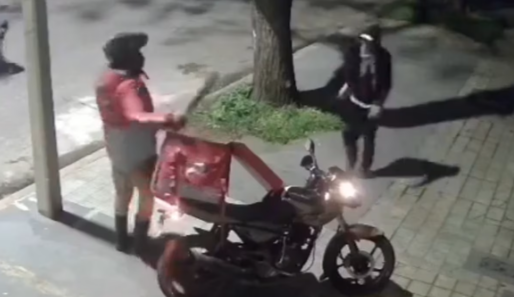 Repartidor frustra asalto con machete en Uruguay