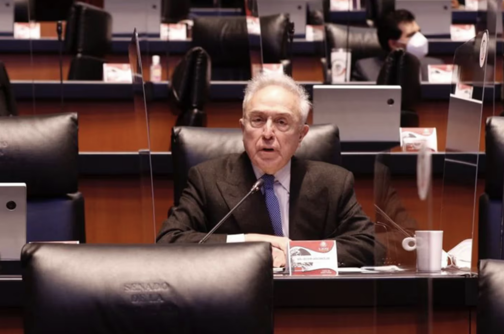 Héctor Vasconcelos insta a prevenir el discurso de odio contra los migrantes en el ámbito digital