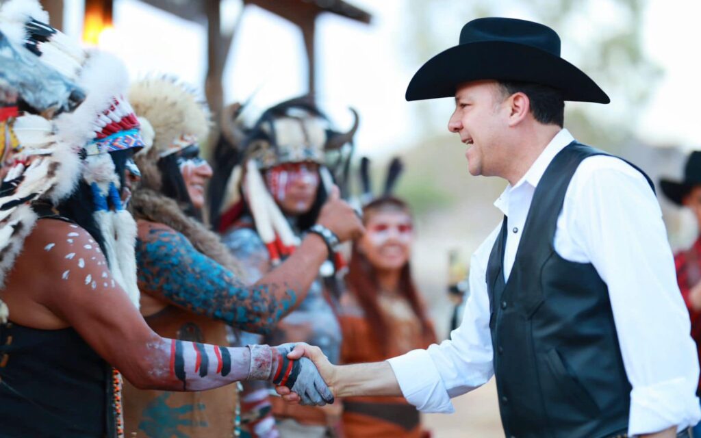 Planea gobernador de Durango gira a Estados Unidos y reunirse con productoras de cine