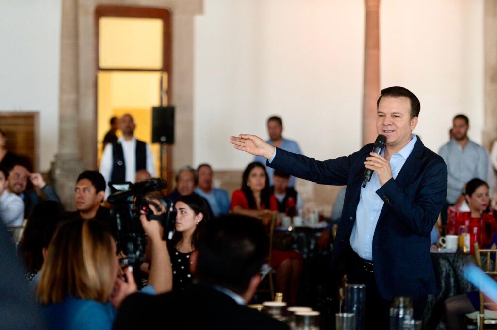 Mercados dieron un «estate quieto» a la soberbia de Morena: Esteban Villegas