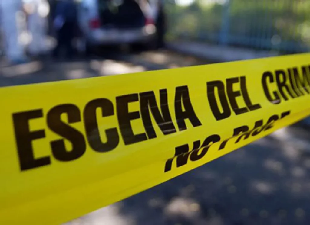 Hombre intenta abandonar cadáver en un locker en Edomex