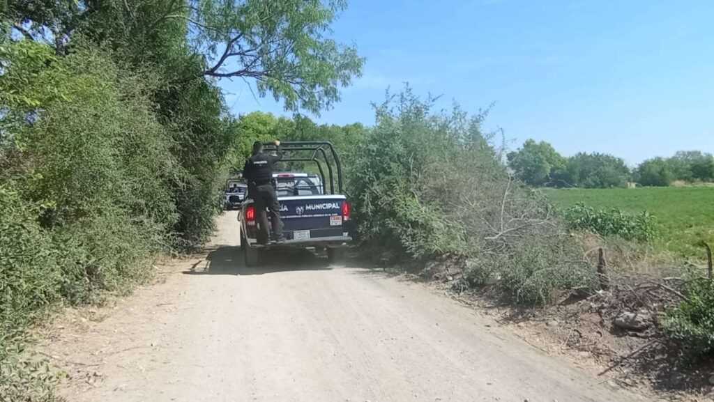 Encuentran a un hombre sin vida en una brecha de terracería