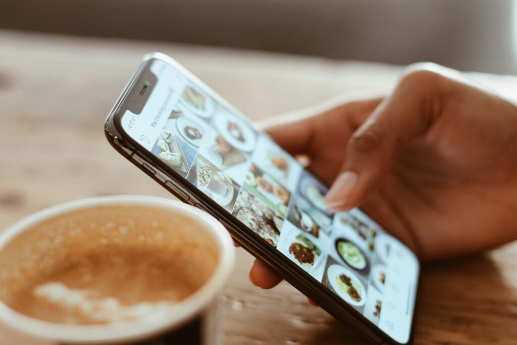 Nueva York propone ley para limitar que algoritmo adictivo de las redes sociales afecte a menores