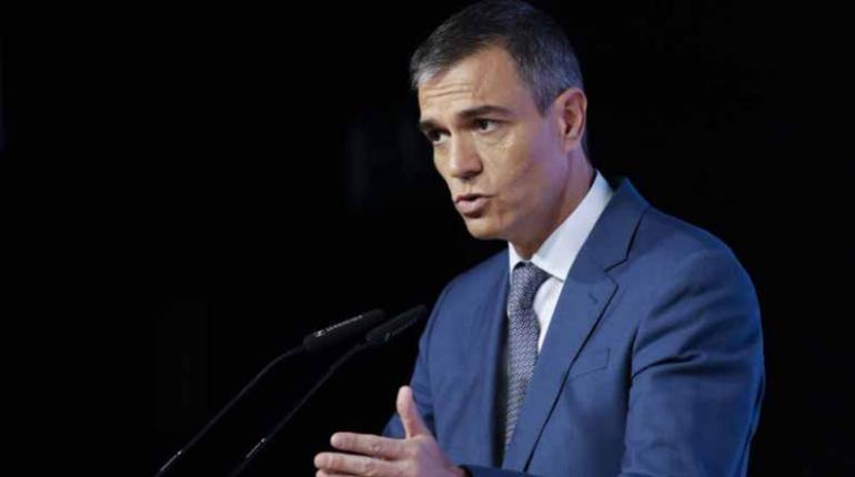 Sánchez critica a Milei por la eliminación del ministerio argentino de la Mujer