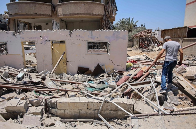 Israel intensifica ofensiva en Gaza mientras alistan diálogos de paz