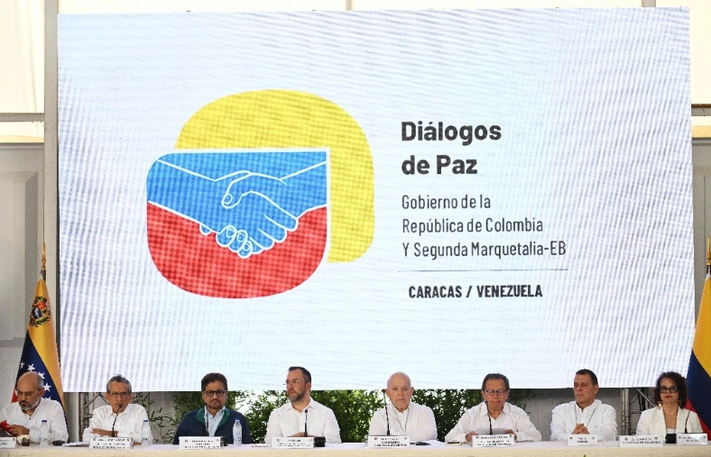 Gobierno de Colombia instala mesa de diálogo en Caracas para discutir con disidencias de las FARC
