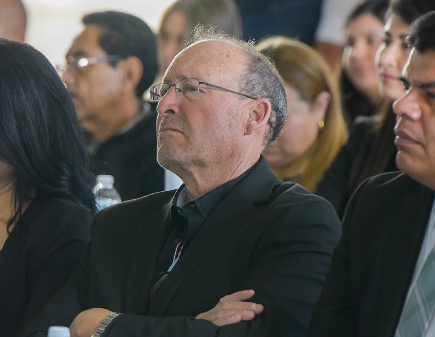 Secretario renuncia al gobierno para evitar conflicto de interés, explica el gobernador